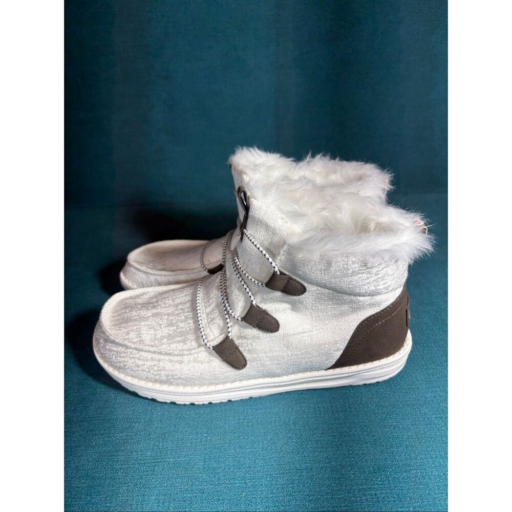 Hey Dude Lea Fur White Faux Fur Winter Boots Women’s US 9 EU 40 NWT